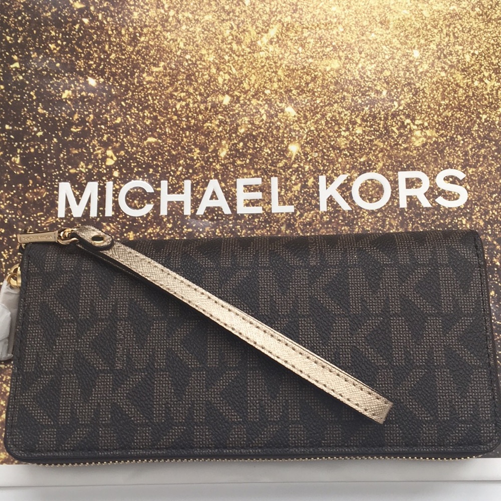 *ONLY 1 LEFT* MK Star Studded Leather Wallet - Picture 2 of 7